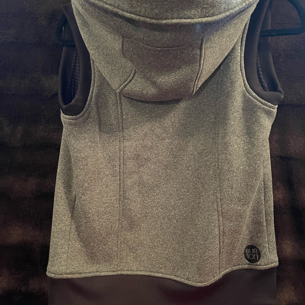 Burton vest - Picture 2 of 5
